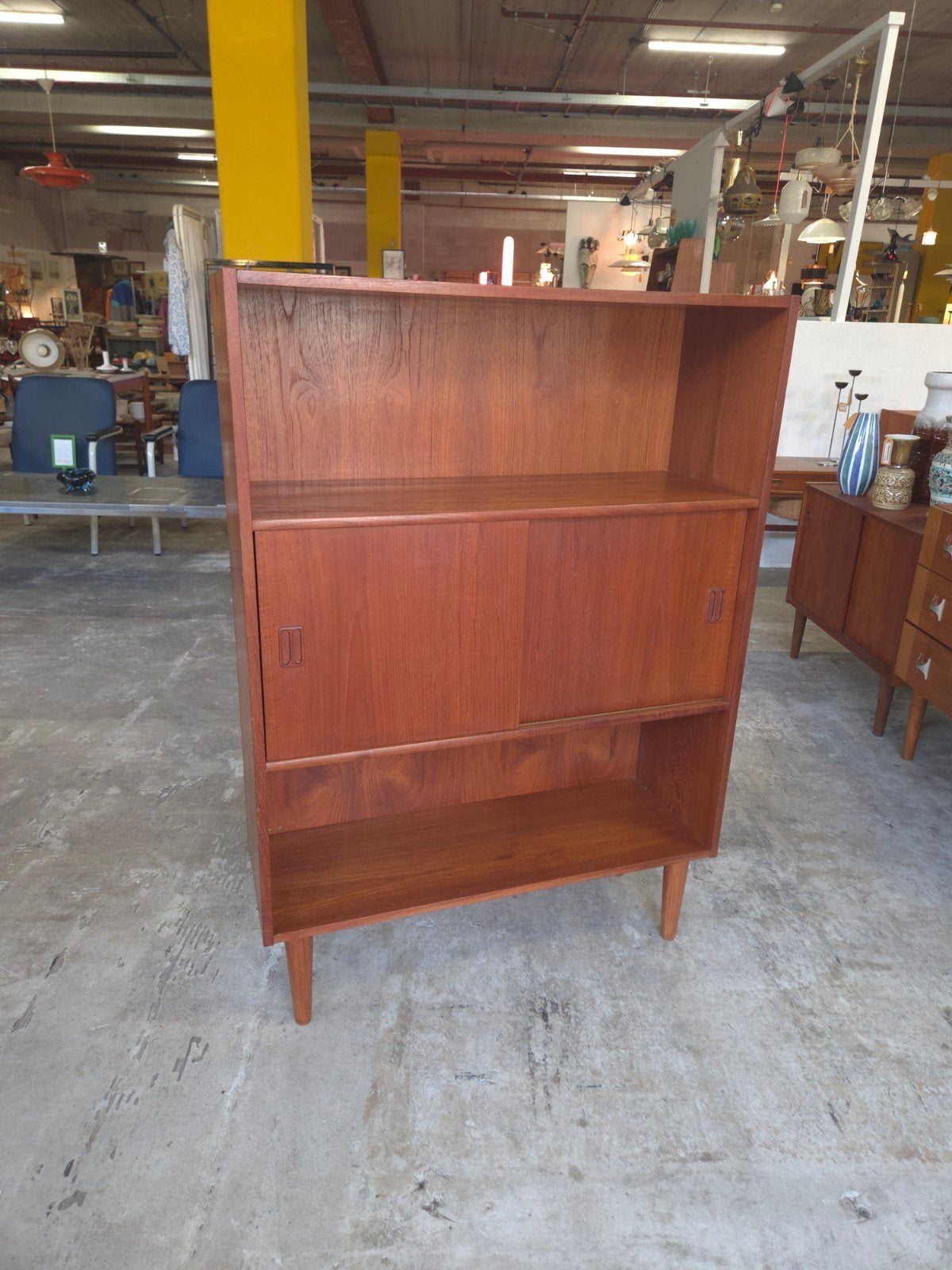 vintage Mid-Century Deense kast boekenkast met schuifdeuren, Ophalen, Gebruikt, 100 tot 150 cm, 50 tot 100 cm