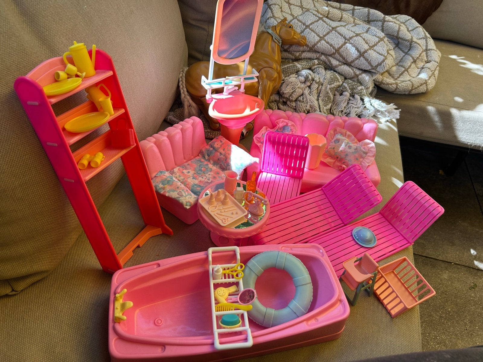 Vintage Barbie accessoires en meubels, Ophalen, Gebruikt, Barbie