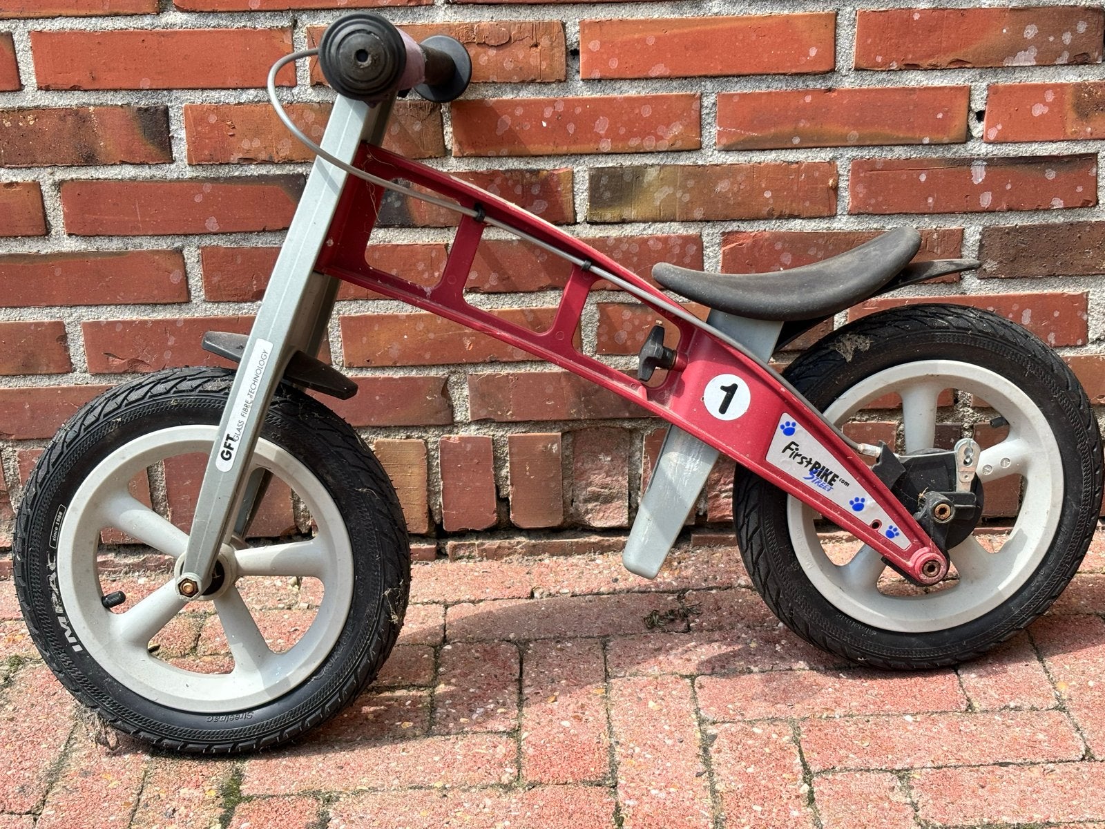 FirstBIKE loopfiets, rood/grijs, 16-20 inch, Ophalen, Gebruikt, Terugtraprem, 16 tot 20 inch