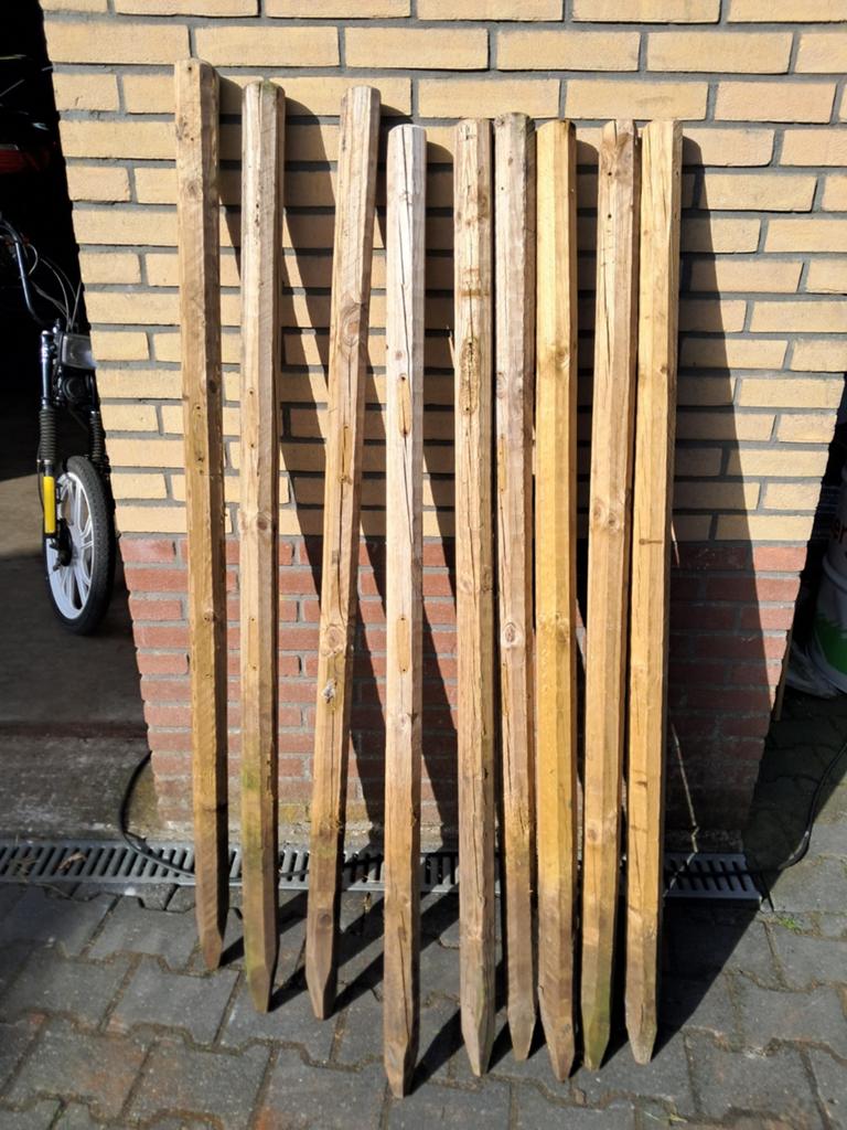 Nette schutterspalen 1,50 meter lang - 9 stuks, Tuin en Terras, Ophalen, Gebruikt, Minder dan 180 cm, Palen