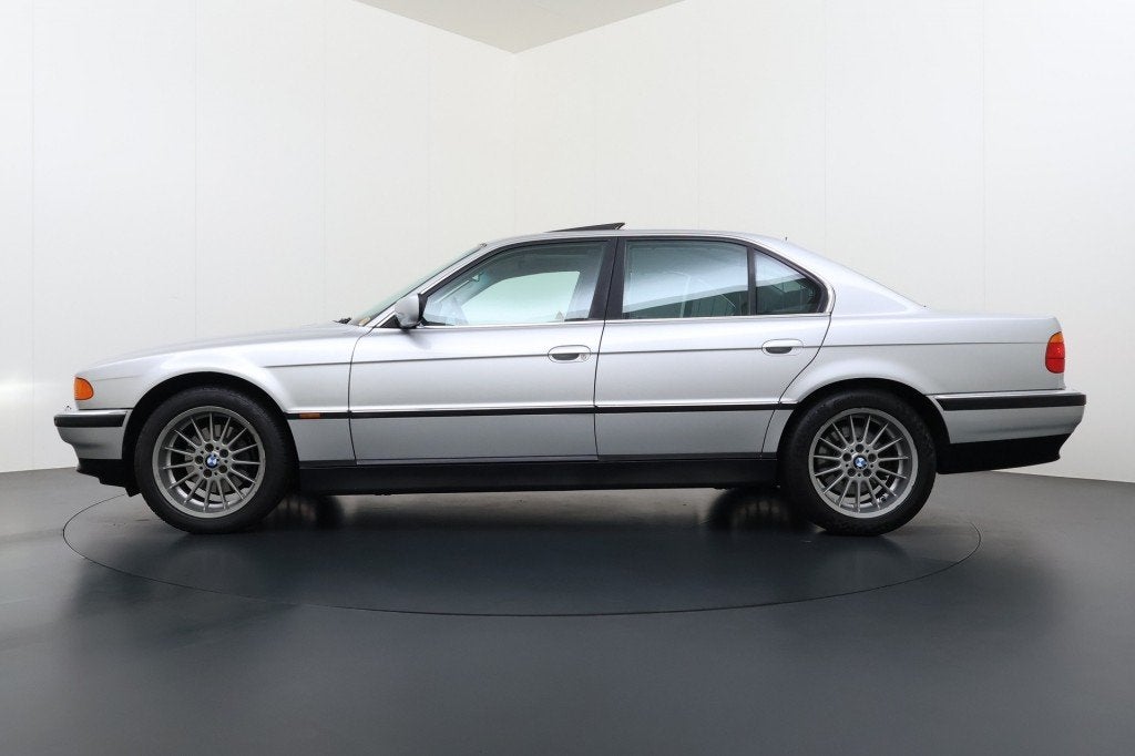 Bmw 7-SERIE 735I EXEC.HIGH-LINE v8 Automaat 175Kw Youngtimer, foto 2
