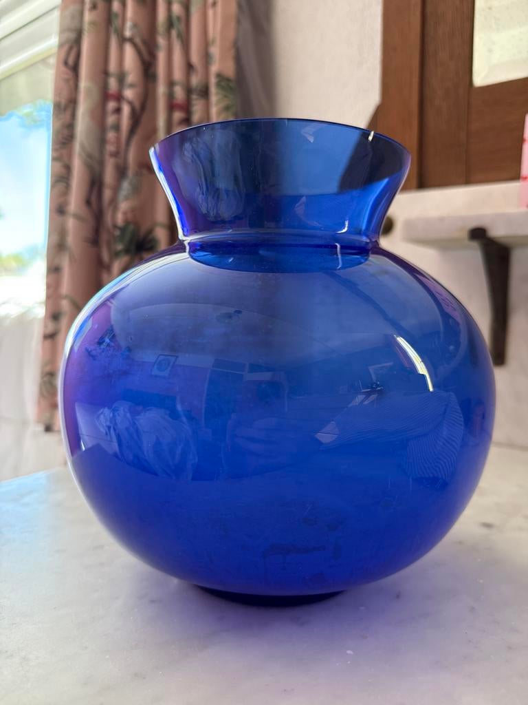 Kobaltblauwe Glazen Vaas - Bolvormig Design, Antiek en Kunst, Ophalen