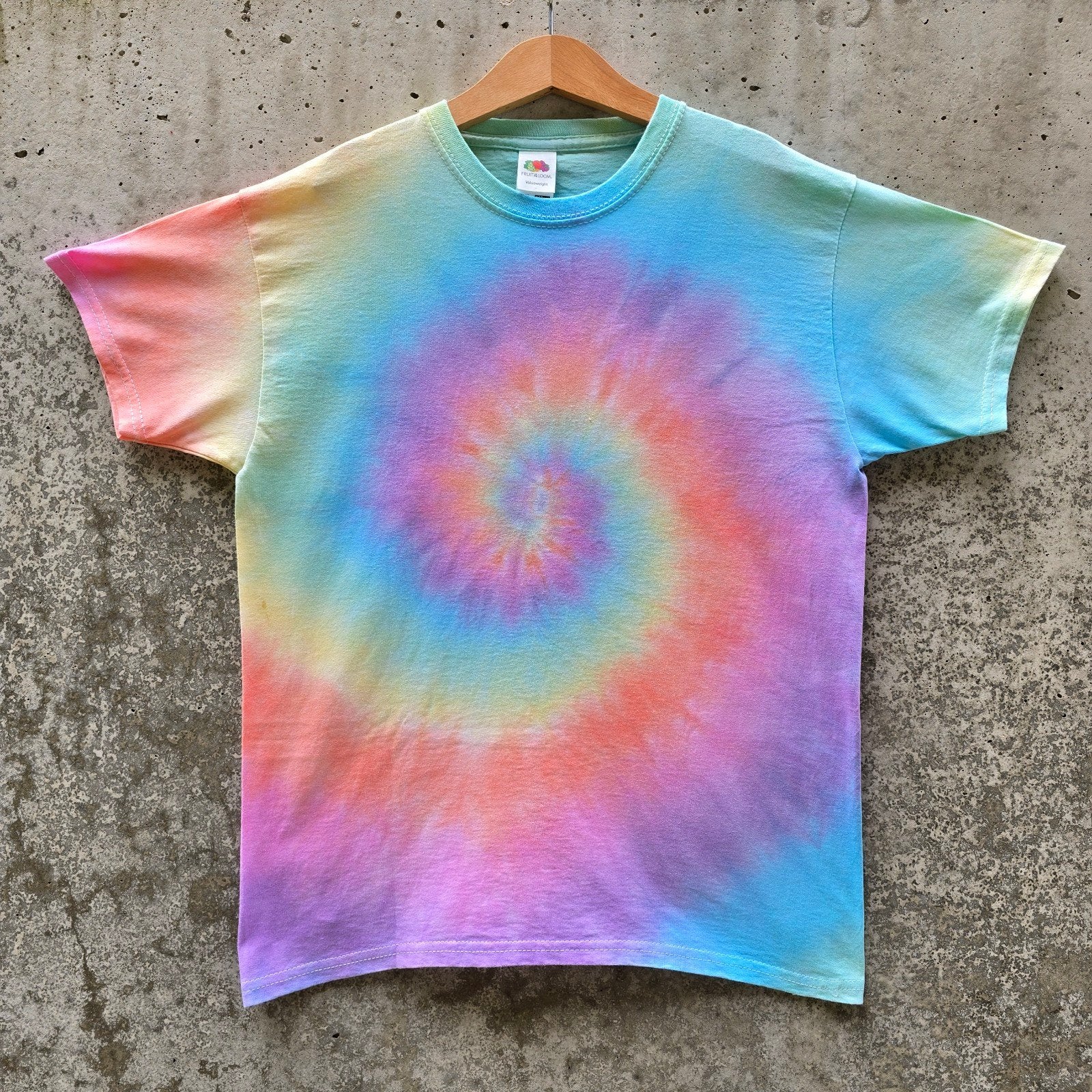 Pastel regenboog spiral tie dye zomer hippie tshirt maat 140, Spiral Creaties, Jongen of Meisje, Nieuw, Ophalen of Verzenden