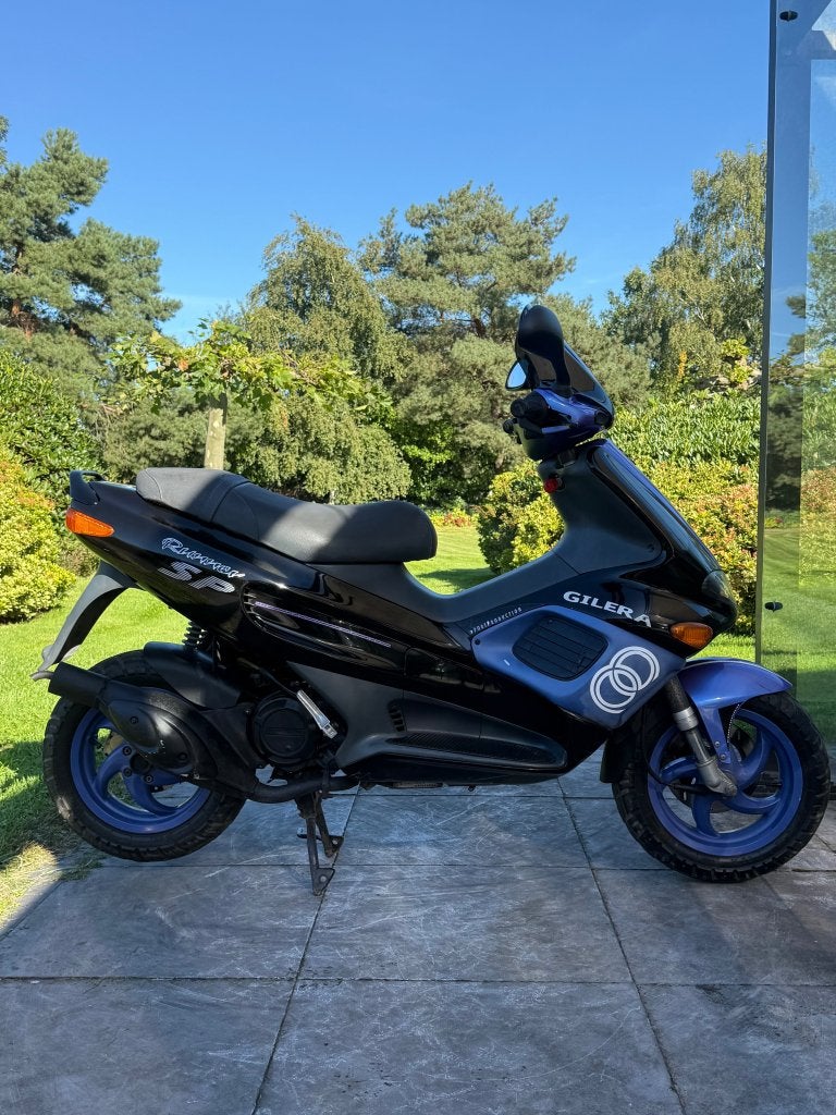 Foto 2 van ⭐️Gilera runner 50cc 2 takt violet paars Zwart Brom⭐️