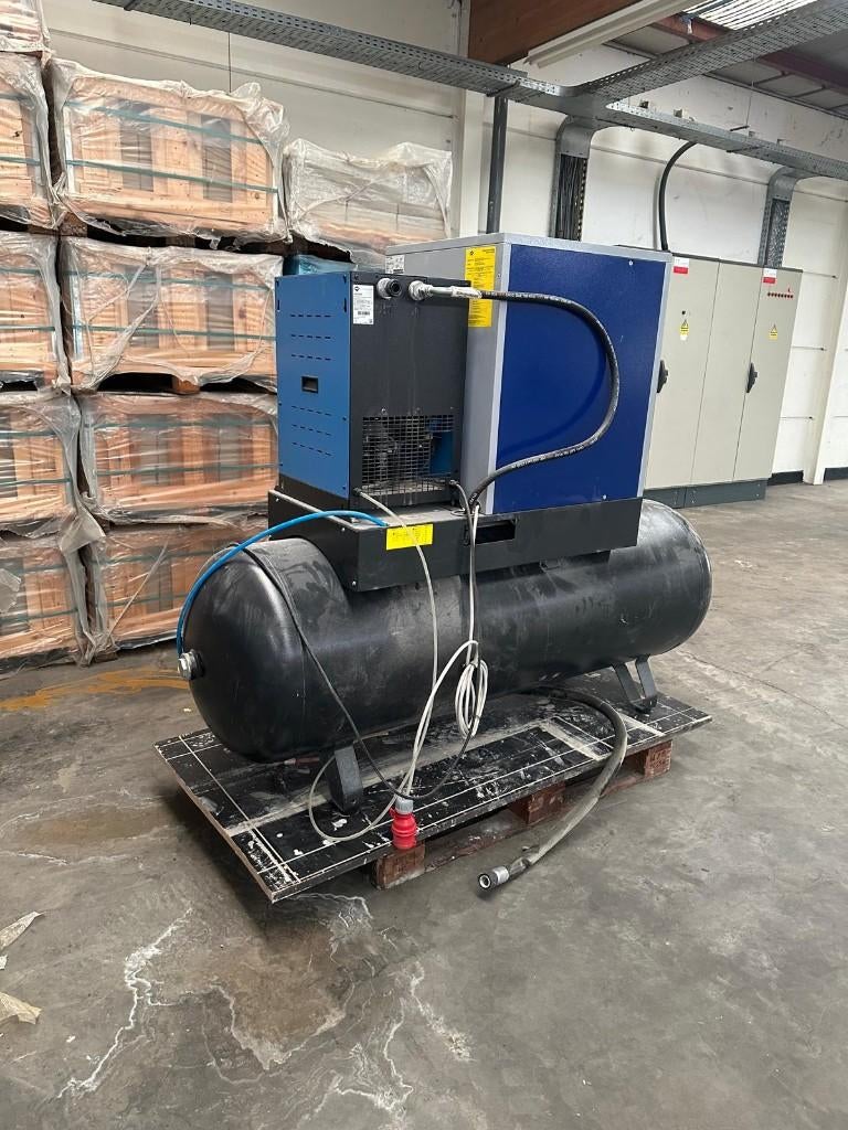 Schroefcompressor APS 7.5 BASIC COMBI DRY G2, Doe-het-zelf en Verbouw, Compressors, Gebruikt, 6 tot 10 bar, 100 liter of meer