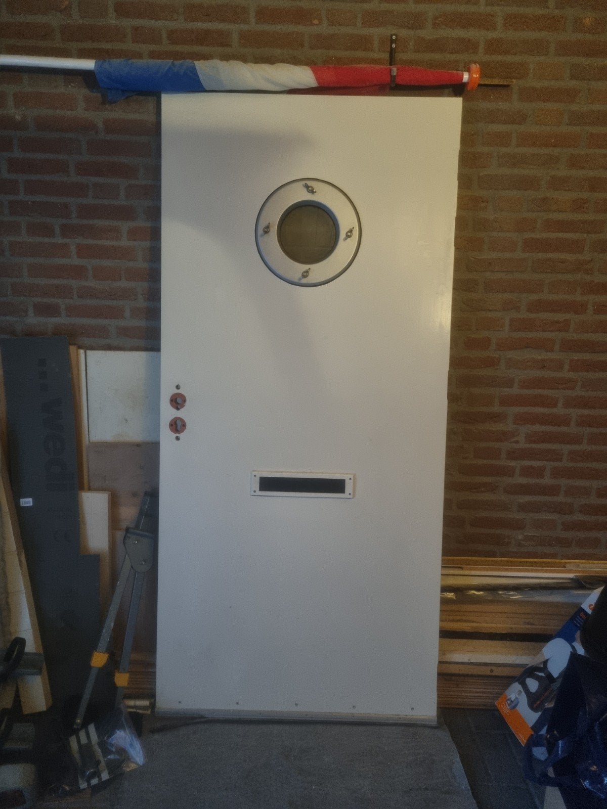 Witte buitendeur met patrijspoort en brievenbus, Ophalen, Gebruikt, Buitendeur, 200 tot 215 cm