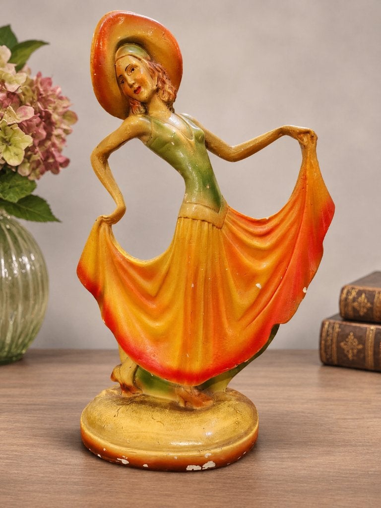 Art deco beeld van dansende dame, Antiek en Kunst, Art deco, Gips, Ophalen of Verzenden, 20 - 50 cm