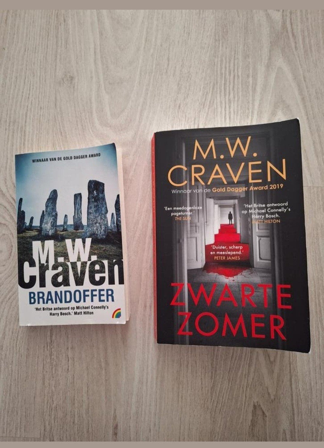 M.W. Craven - Brandoffer & Zwarte Zomer (2 boeken), Boeken, Ophalen of Verzenden, Gelezen, M.W. Craven, Europa overig