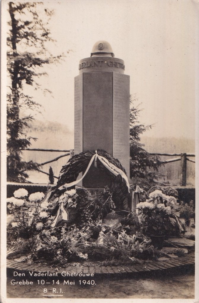 WO2 Monument Grebbeberg Mei 1940 - Den Vaderlant Ghettrouwe), Verzamelen, Ophalen of Verzenden, Landmacht, Nederland, Foto of Poster