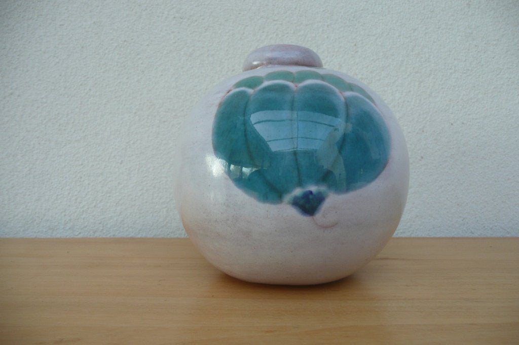 klein vaasje van aardewerk. Gemerkt (483), Ophalen of Verzenden