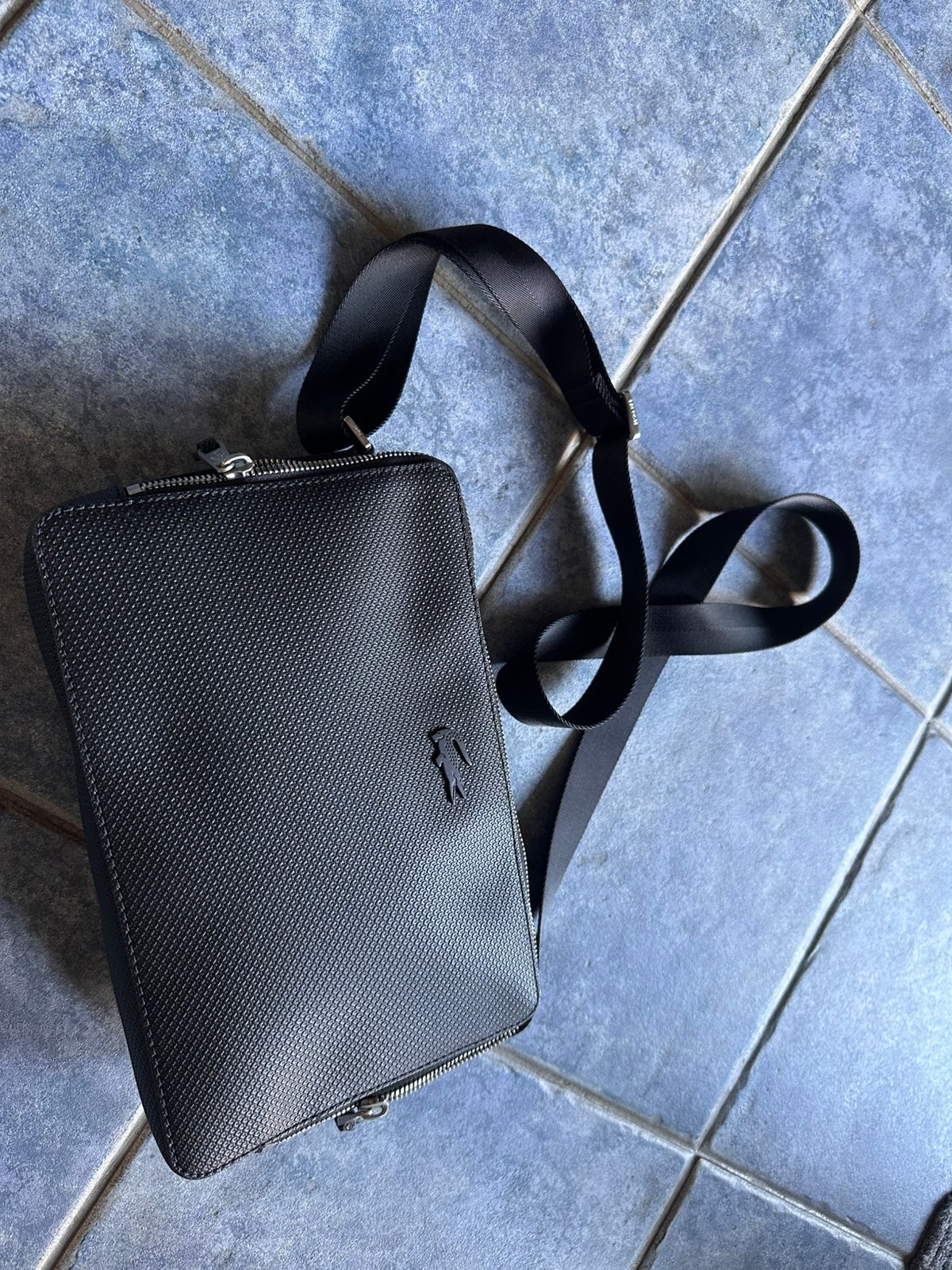 Lacoste messengerbag, Sieraden, Tassen en Uiterlijk, Tassen | Schoudertassen, Ophalen of Verzenden, Zo goed als nieuw, Zwart