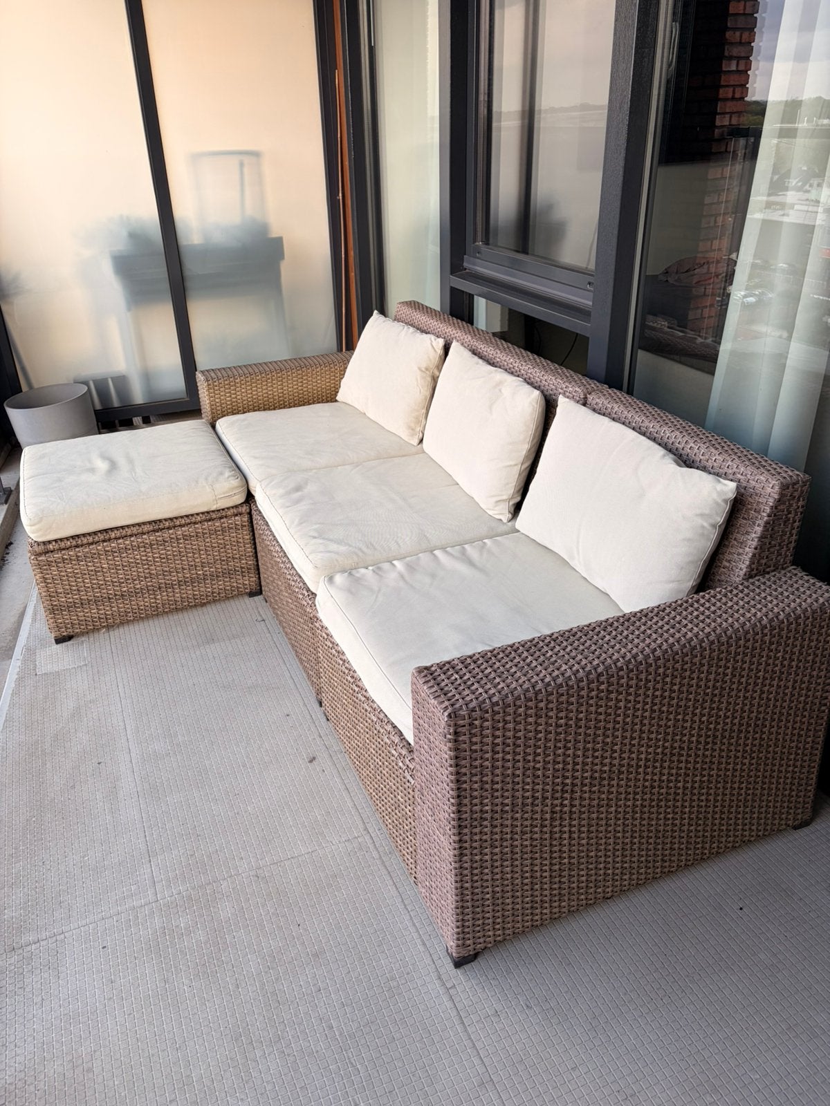 IKEA 3-zits loungeset met hocker – Bruin/beige, Ophalen, Zo goed als nieuw, Wicker, Hocker