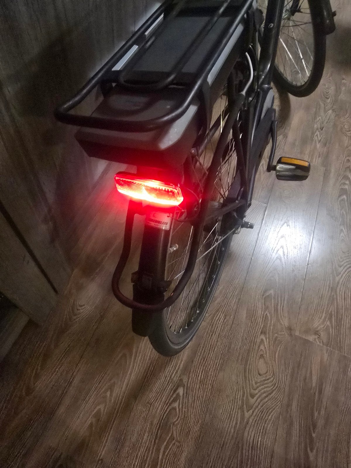 Foto 4 van Batavus milano middenmotor elektrische fiets.