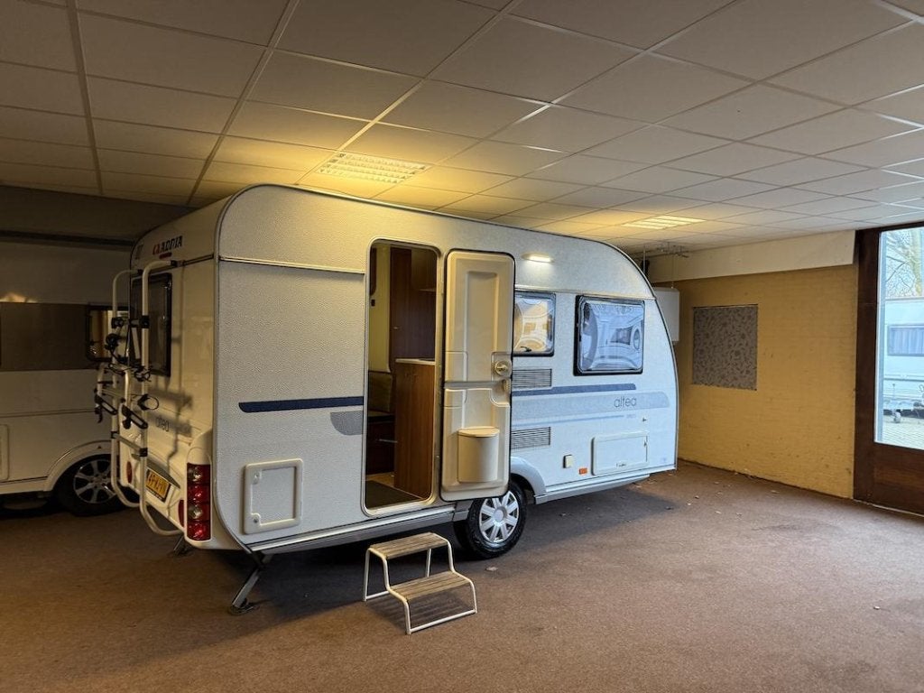 Adria Altea 390 PS, Lichtgewicht, Airco ((zondag open!!)), Bedrijf, Treinzit, Adria, Tot en met 4