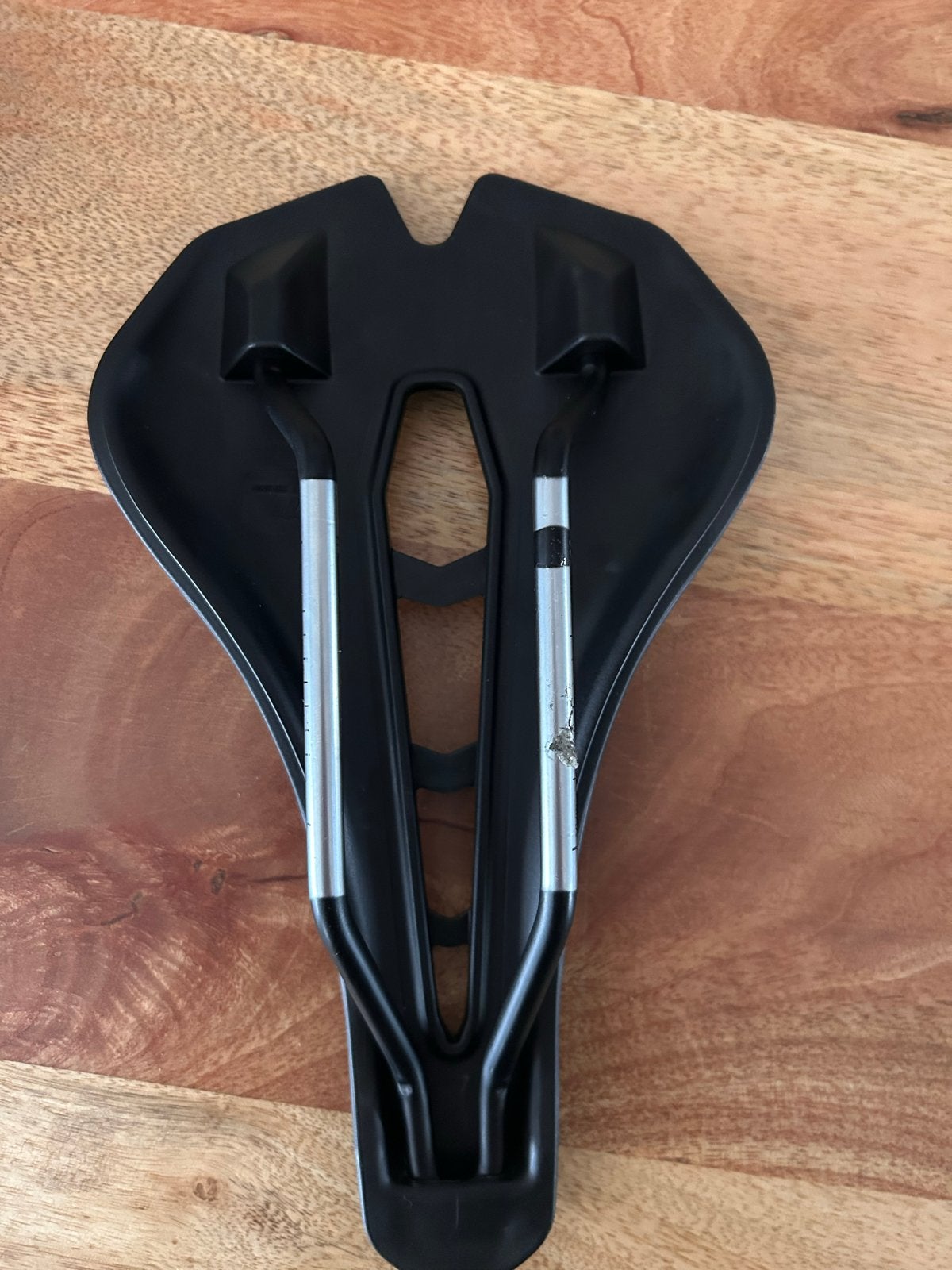 Comfortabel merkloos fietszadel, 14cm breed, Gebruikt, Kunststof, Ophalen of Verzenden, Zadel