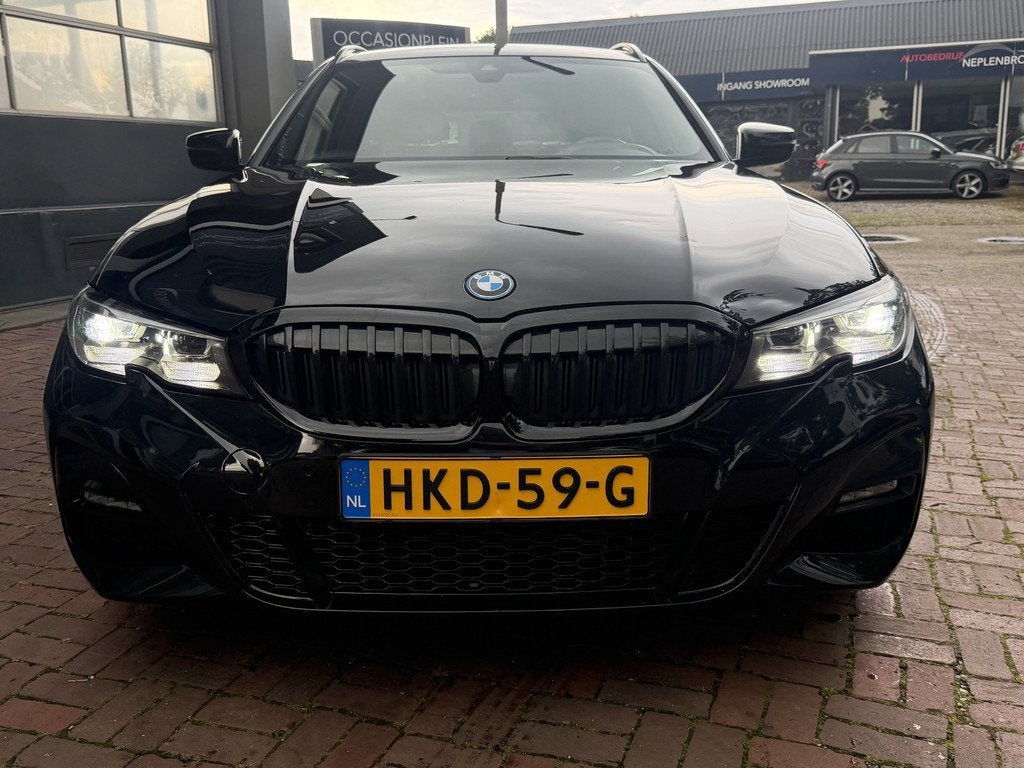 BMW 3 Serie Touring 330e Business Edition Plus Bj 2022 292PK, Automaat, 1998 cc, Achterwielaandrijving, Gebruikt