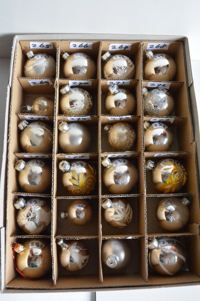 Kerstballen zilver Doos 12, Ophalen of Verzenden, Zo goed als nieuw