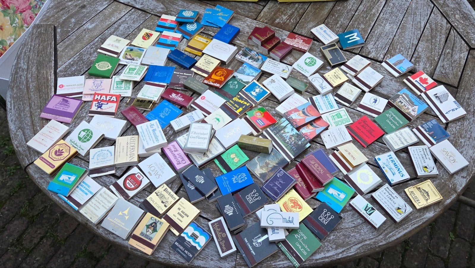 Verzameling vintage luciferdoosjes en -mapjes, Ophalen of Verzenden, Zo goed als nieuw, Luciferdoosjes of -merken