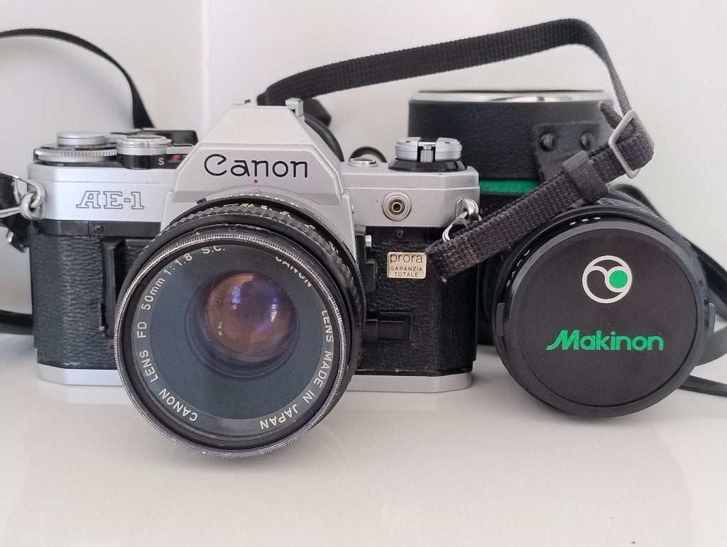 Canon AE1 Camera met een FD 50mm 1:1.8 S.C Lens + 28mm lens, Ophalen of Verzenden, Gebruikt, Spiegelreflex, Canon