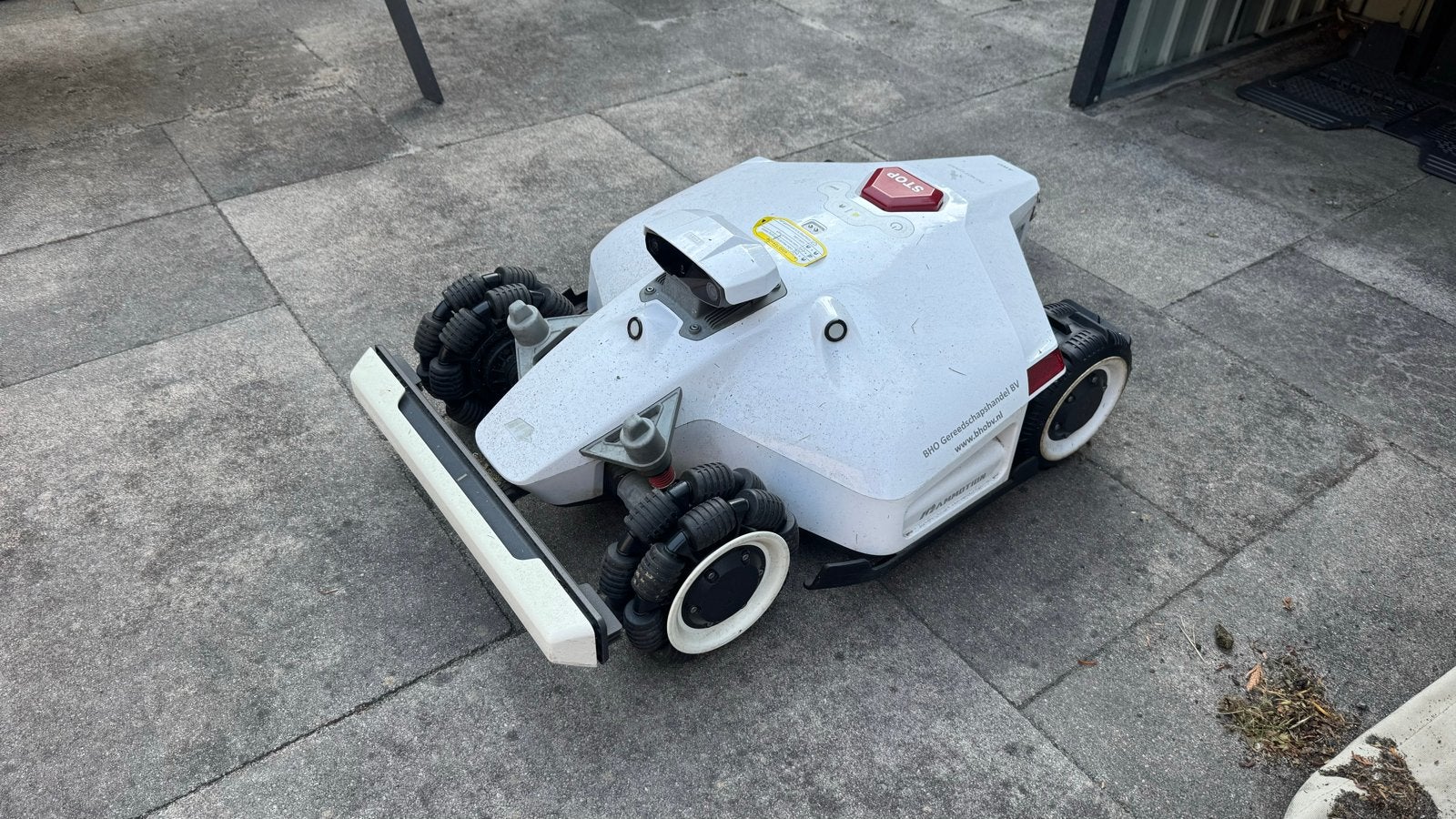 Mammotion Luba 2 AWD robotmaaier 1000m2, Ophalen, Cirkelmaaier, Gebruikt, Accu-grasmaaier