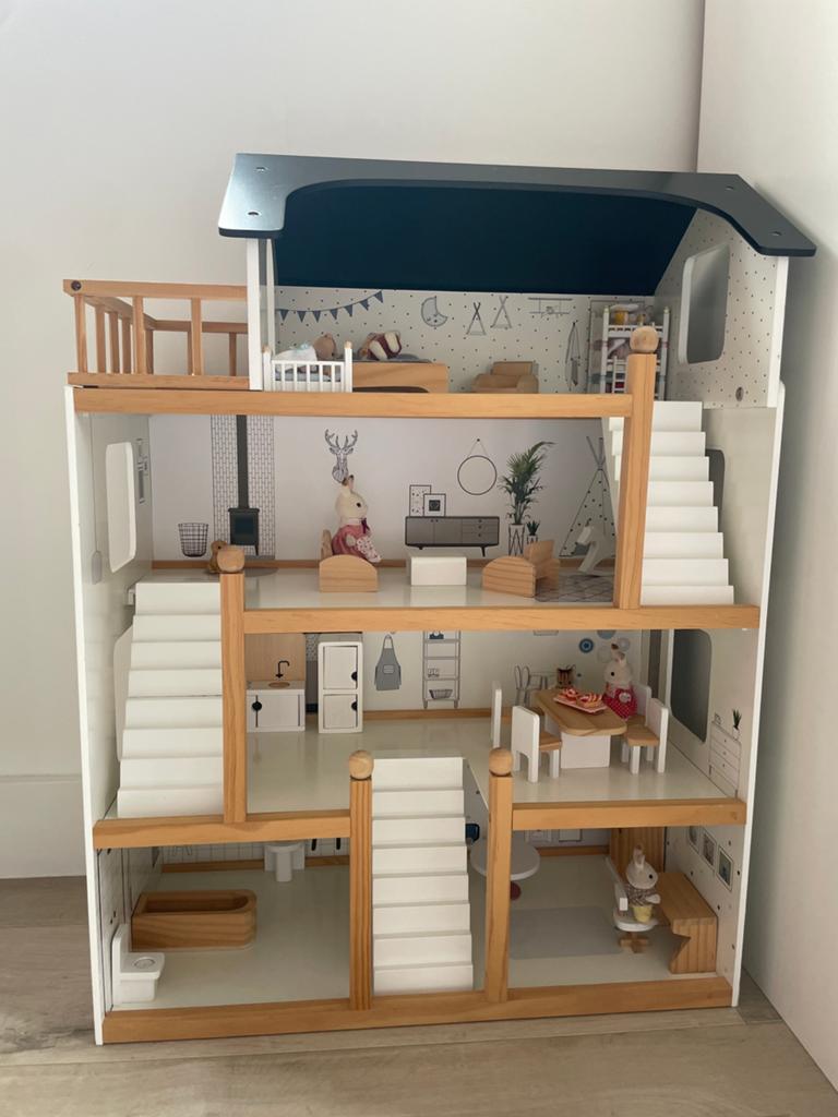 Poppenhuis hout Petite Amélie inclusief Sylvanian Families, Ophalen, Zo goed als nieuw, Poppenhuis