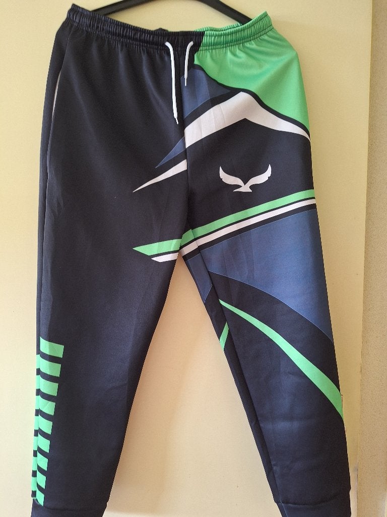 Opvallende Trainingsbroek / Sportbroek, Maat 52/54 (L), Zwart, Ophalen of Verzenden, Zo goed als nieuw