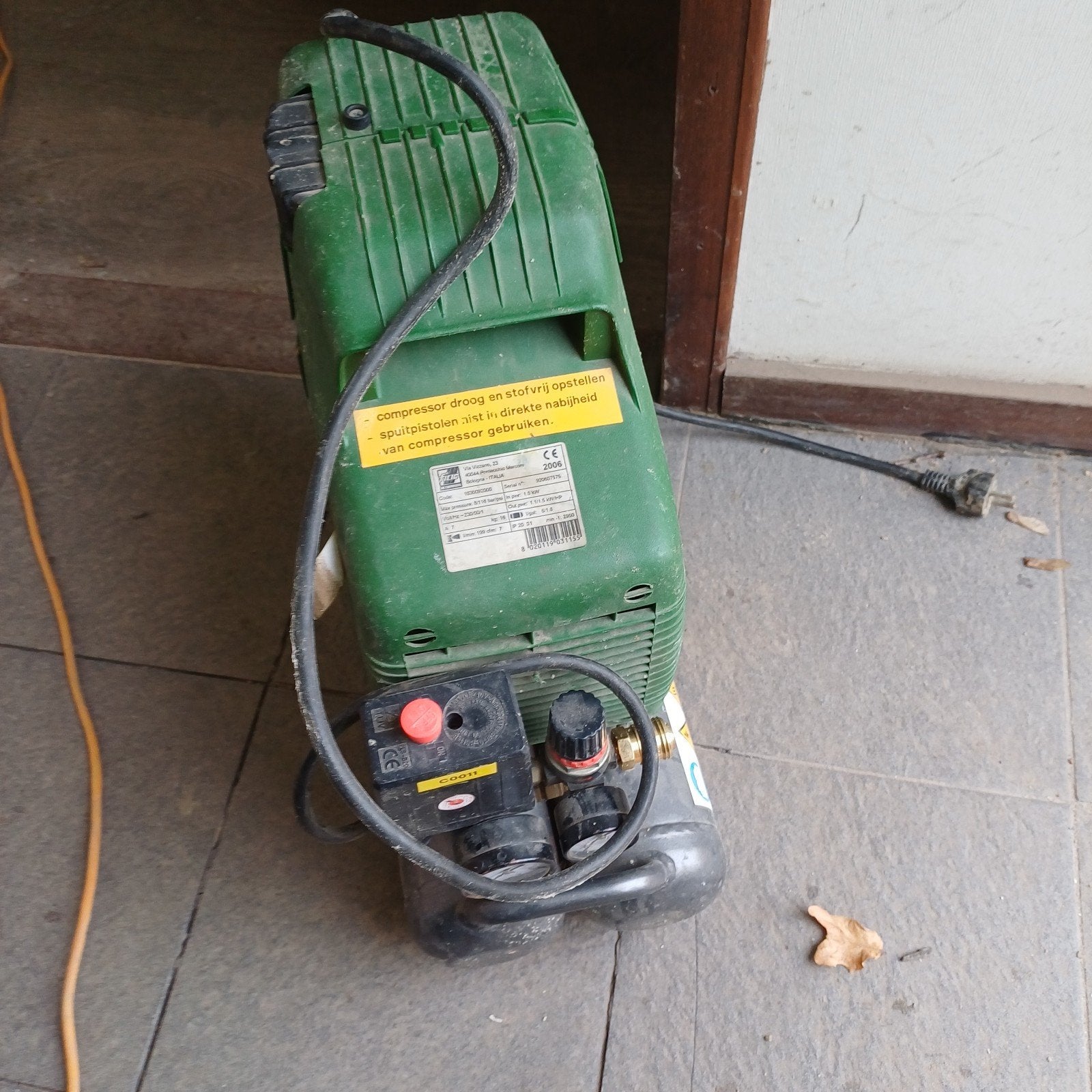 Compressor 230v 6 liter 8 bar, Ophalen of Verzenden, Gebruikt