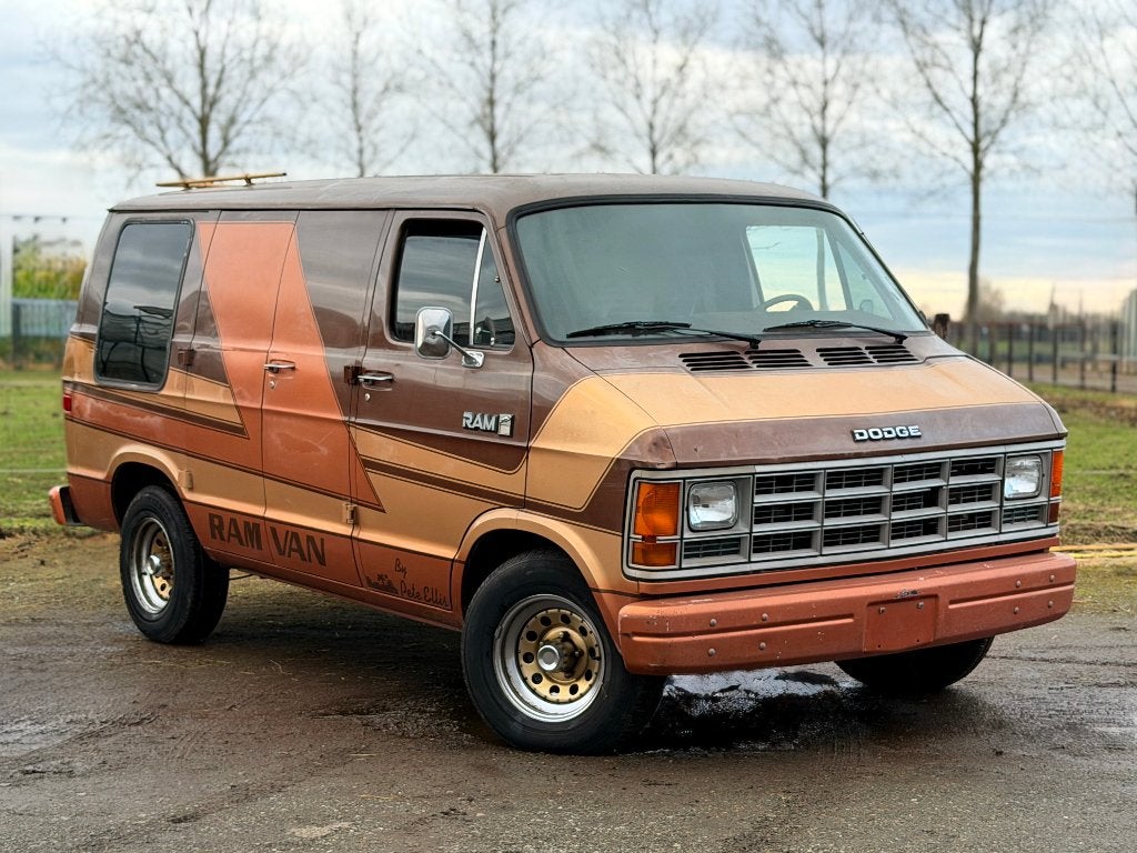 Dodge Ram Van Shorty, Auto's, Bruin, 3900 cc, Particulier, 6 cilinders