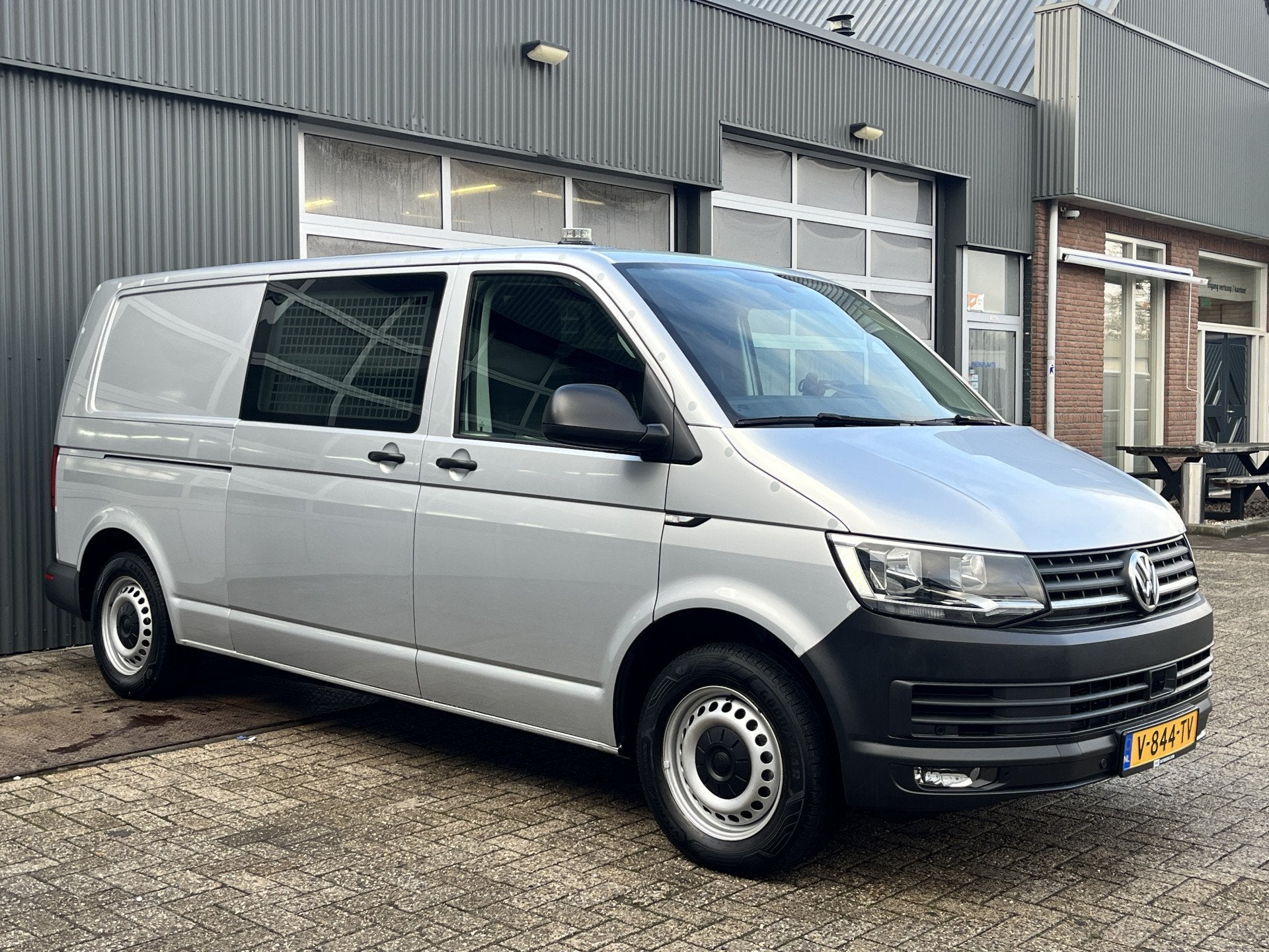 Volkswagen Transporter 2.0 TSI L2H1 Benzine Dubbele Schuifde, Auto's, Bestelauto's, Voorwielaandrijving, Stof, Gebruikt, 4 cilinders