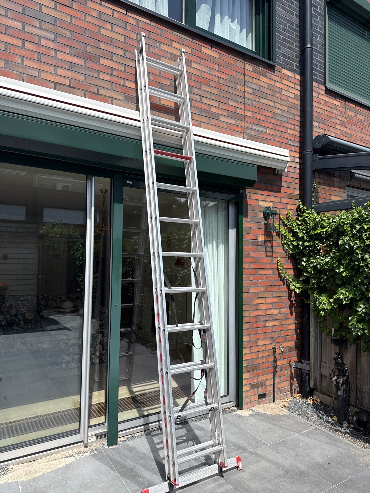 Altrex uitschuifbare ladder (tot 2 woonlagen), Ophalen, Gebruikt, Ladder, Opvouwbaar of Inschuifbaar
