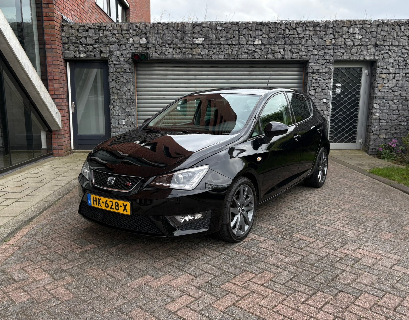 Seat Ibiza 1.2 TSI FR 105PK 5DRS 2015 Led/Camera/Cruise/Trek, Auto's, Voorwielaandrijving, Stof, 40 €/maand, 990 kg