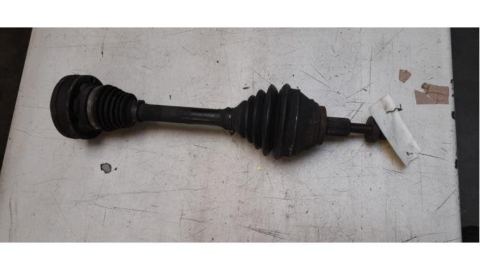 Aandrijfas links-voor van een Volkswagen Golf, Gebruikt, -, Volkswagen, -