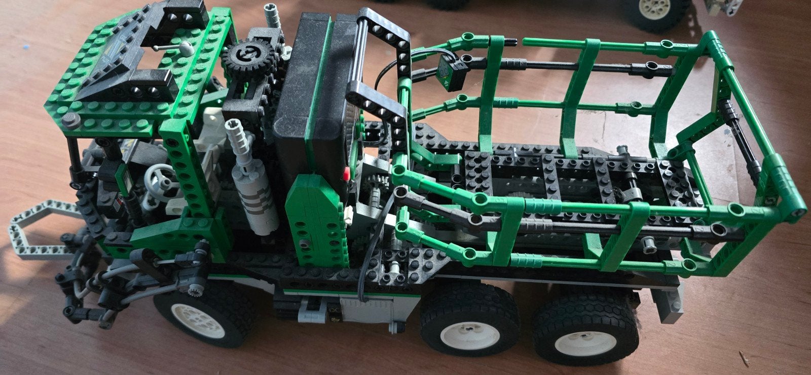 Lego Technic Vrachtwagen met kraan - Groen, Ophalen of Verzenden, Gebruikt