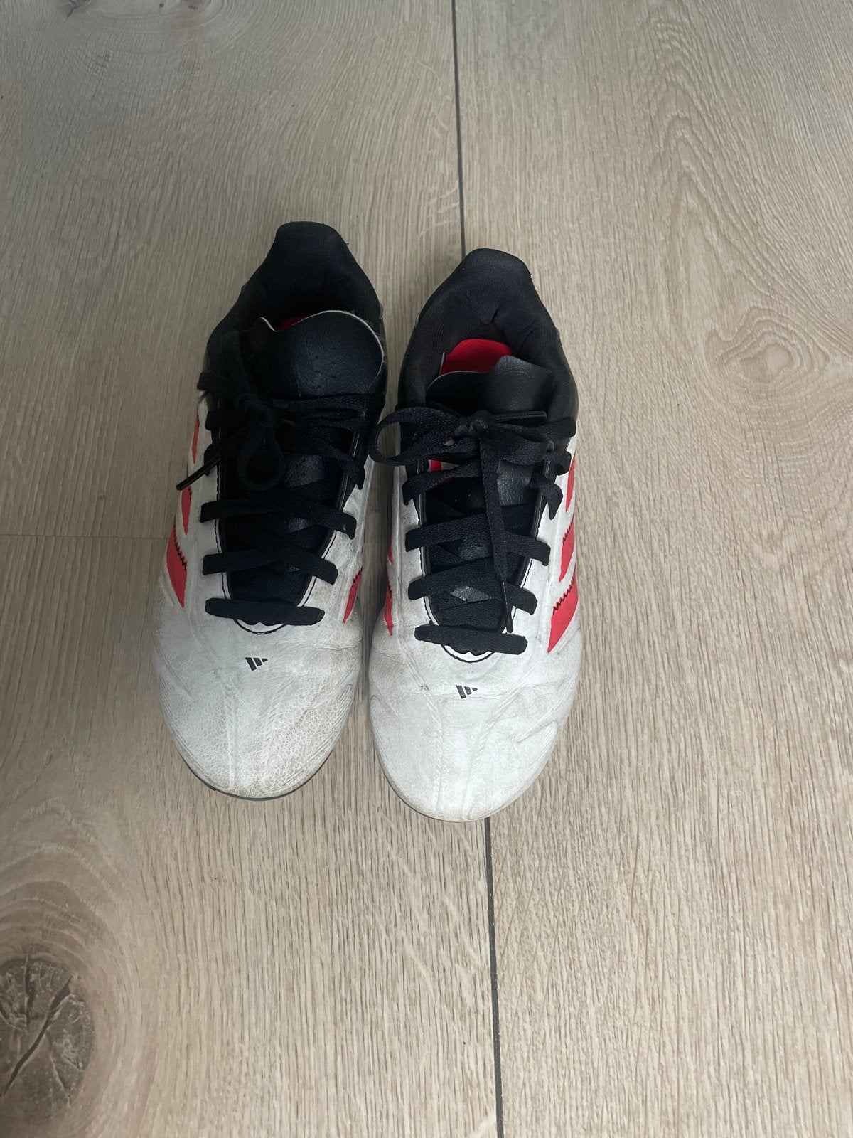 Adidas voetbalschoenen maat 33, Sport en Fitness, Ophalen, Gebruikt, Maat XS of kleiner, Schoenen
