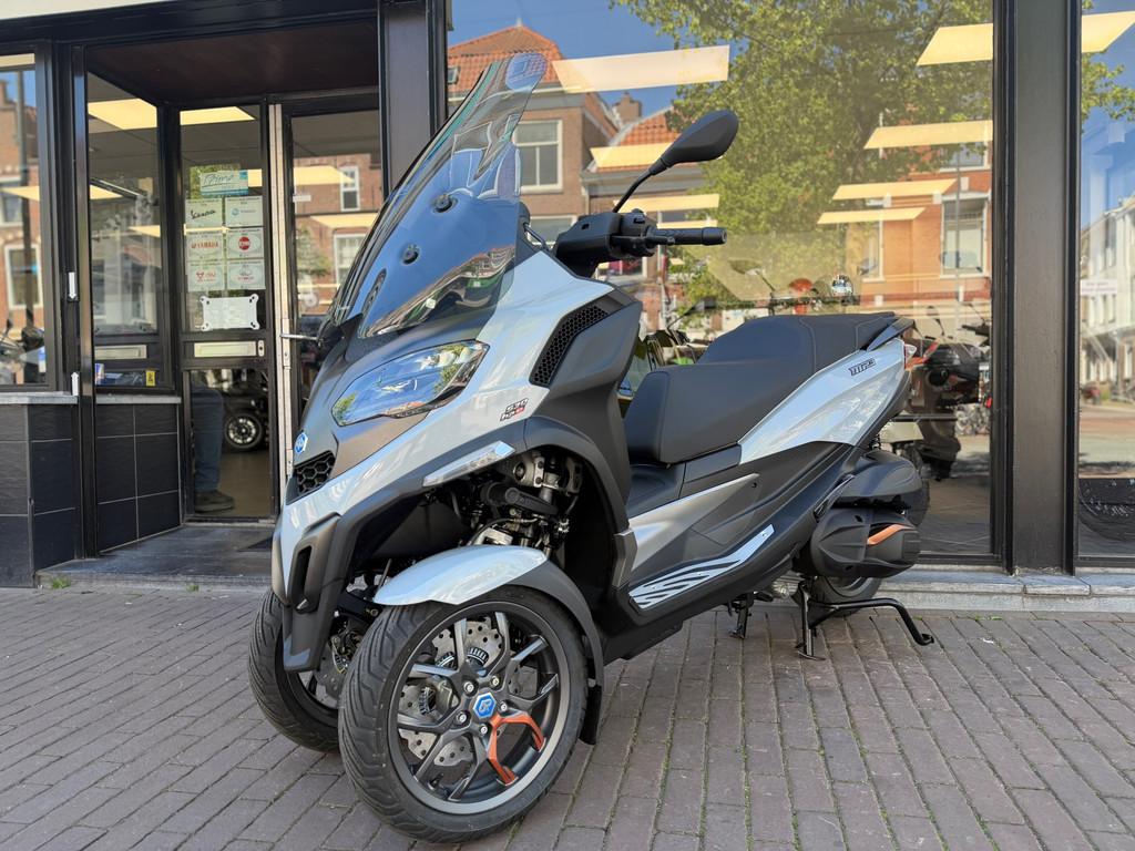 Piaggio MP3 530 HPE Exclusive Euro5+ 2026 0KM | 4 Jaar Fabri, Traction Control, Piaggio, Viale Rinaldo Piaggio
56025  Pontedera, IT