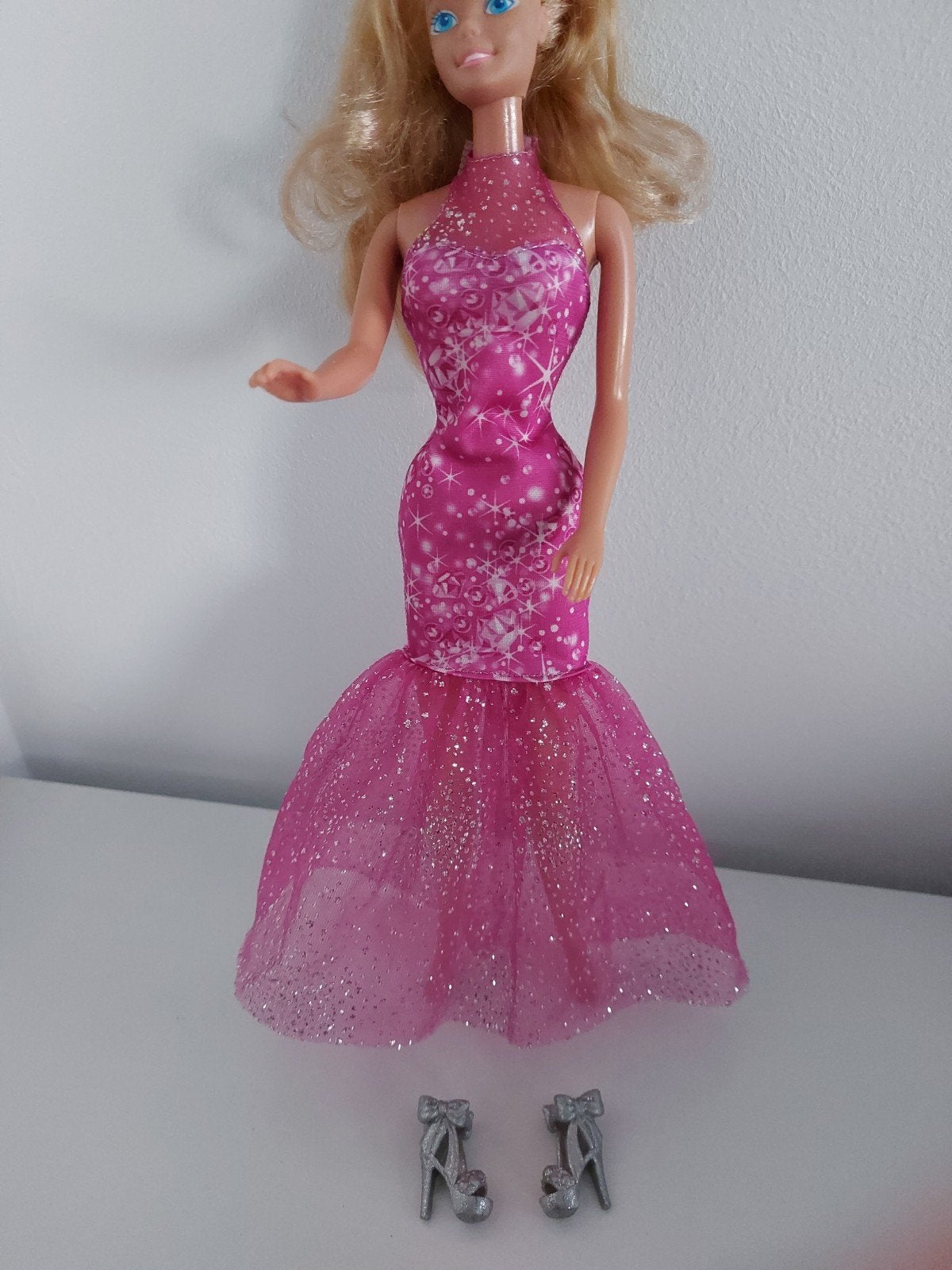 Barbie avondjurk galajurk incl hakken, Verzamelen, Ophalen of Verzenden, Gebruikt, Kleertjes