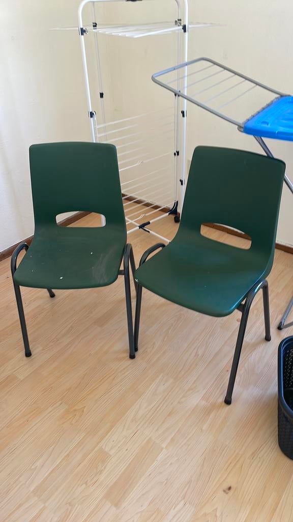 2 stoelen gratis, Ophalen, Zo goed als nieuw