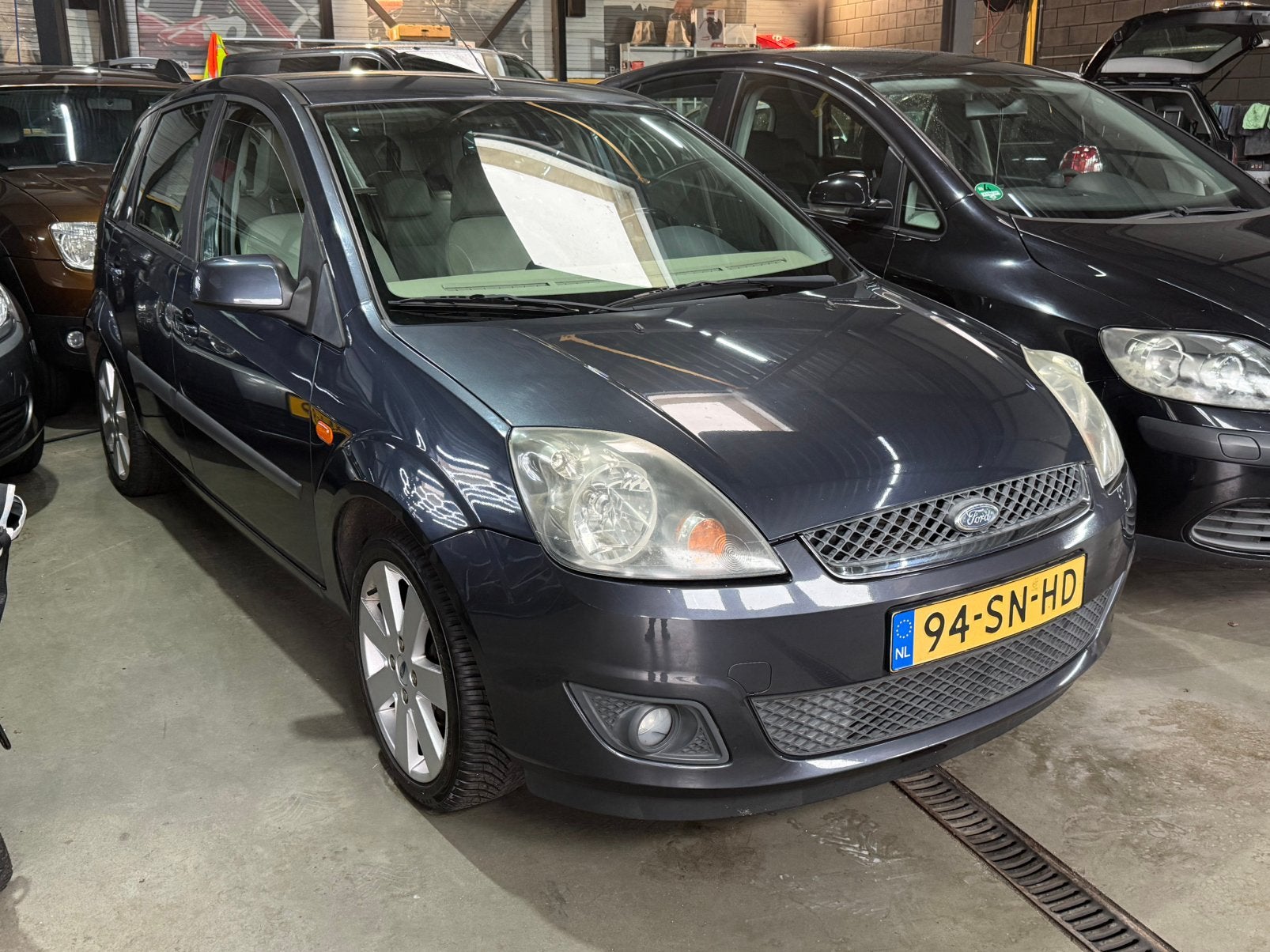 Ford Fiësta 1.6-16V | 5DR | Trekhaak | 2006 | Leder Banken, Voorwielaandrijving, 1596 cc, 40 €/maand, 4 cilinders