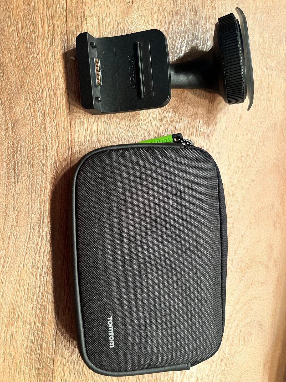 TomTom GO 510 met Europa kaart en originele hoes, Auto diversen, Ophalen of Verzenden, Zo goed als nieuw