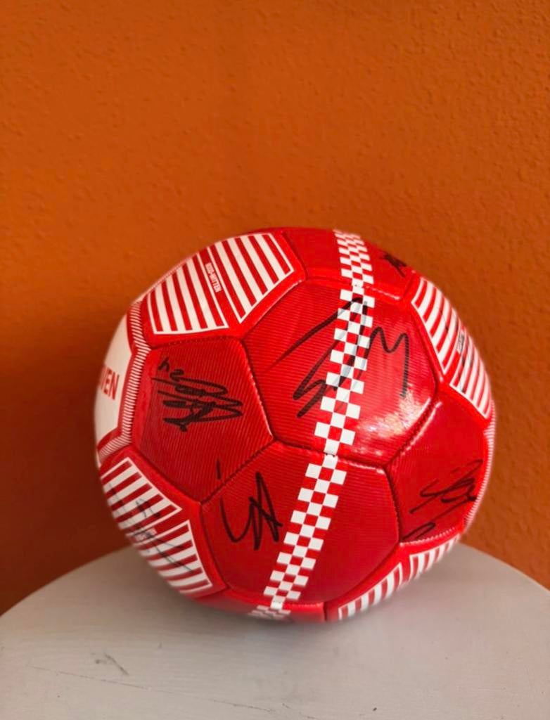 Gesigneerde PSV bal 2022/2023 oa xavi simons, luuk de Jong, Verzamelen, Sportartikelen en Voetbal, Ophalen of Verzenden, Zo goed als nieuw