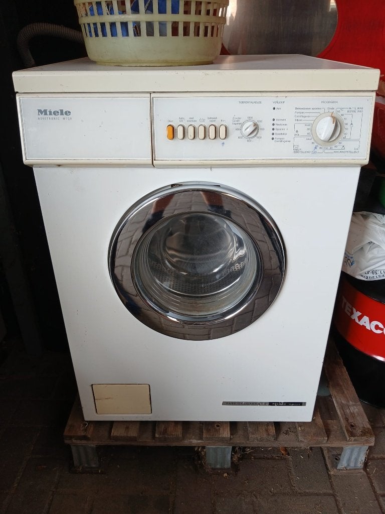 miele wasmachine, Ophalen, 1200 tot 1600 toeren, 85 tot 90 cm
