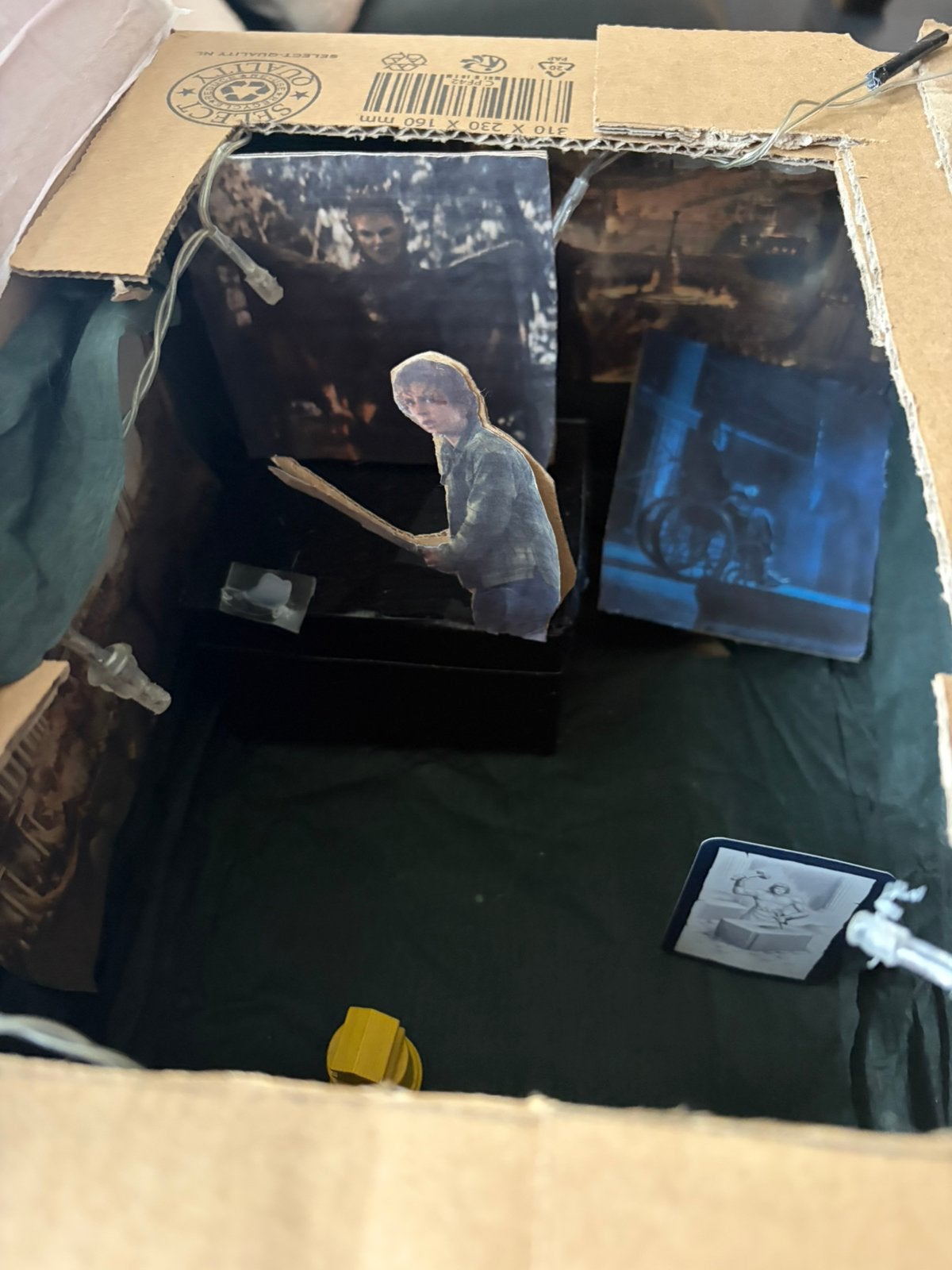 Kijkdoos Percy Jackson met lampjes + verslag  (havo/vwo), Ophalen of Verzenden, Zo goed als nieuw