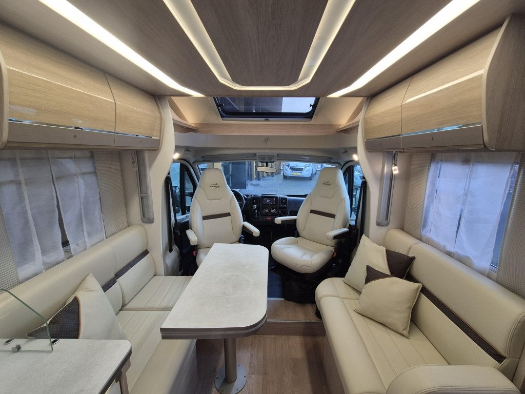 Rapido 696 F Premium E&P Levelsysteem, Caravans en Kamperen, Achteruitrijcamera, Chemisch toilet, Fiat, Boiler