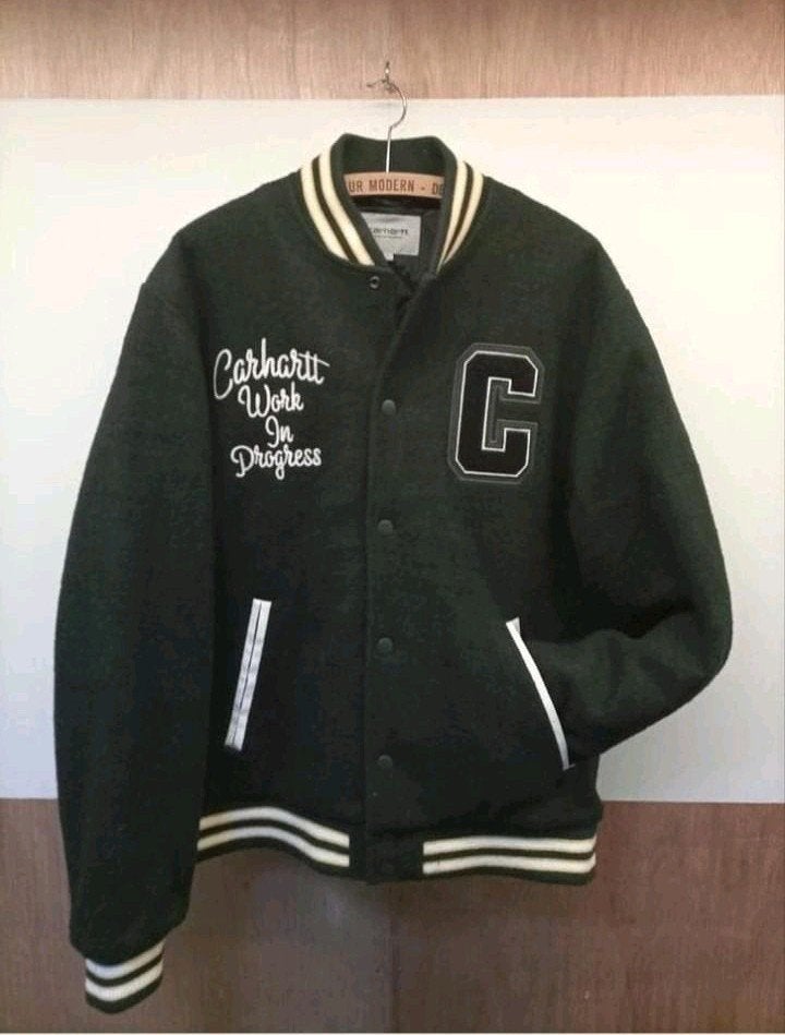 Gloednieuwe Carhartt WIP varsity / college jacket in maat L, Ophalen of Verzenden, Nieuw, Maat 48/50 (M), Groen