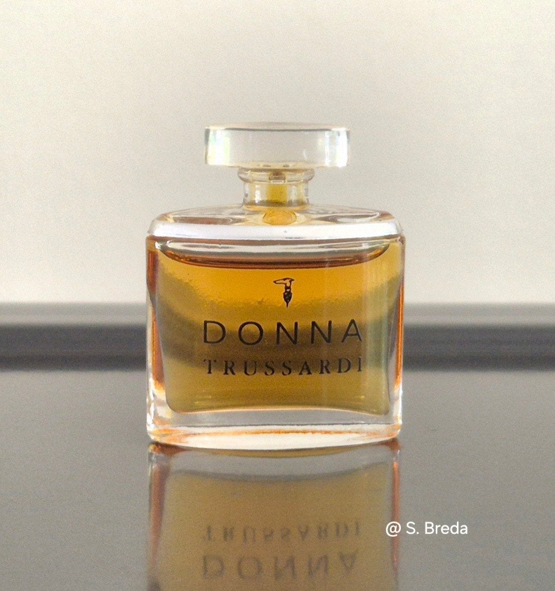 Trussardi - Donna - discontinued Eau de Parfum miniatuur, Ophalen of Verzenden, Zo goed als nieuw, Miniatuur, Gevuld