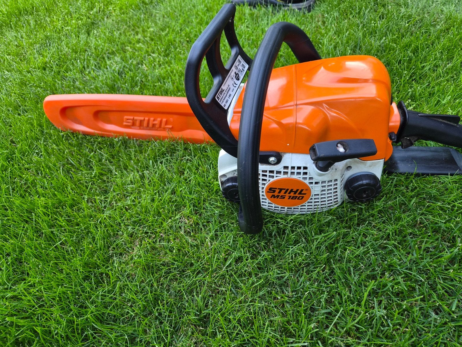 Stihl ms180 motorzaag bouwjaar 2021 kettingzaag als nieuw, 70 mm of meer, Kettingzaag, Ophalen of Verzenden, Zo goed als nieuw