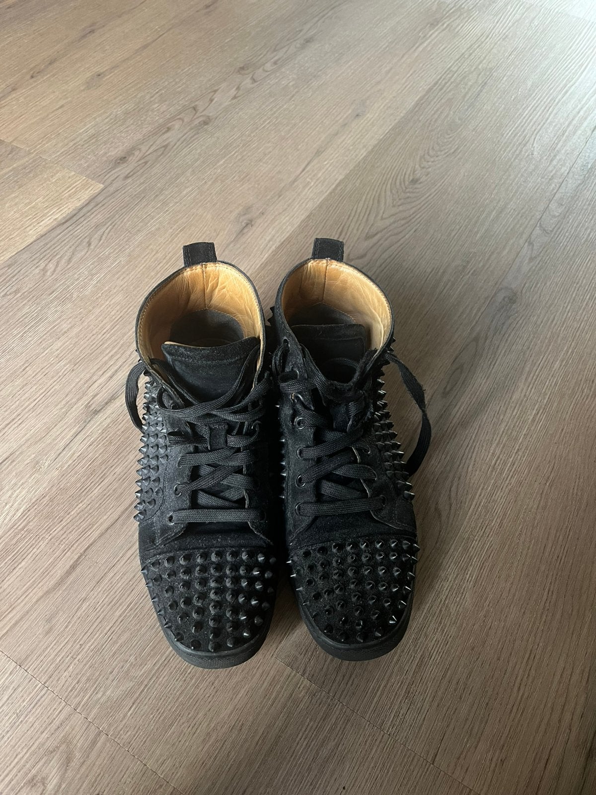 Christian Louboutin Louis Flat Spikes, Zwart, Overige typen, Ophalen of Verzenden, Gedragen