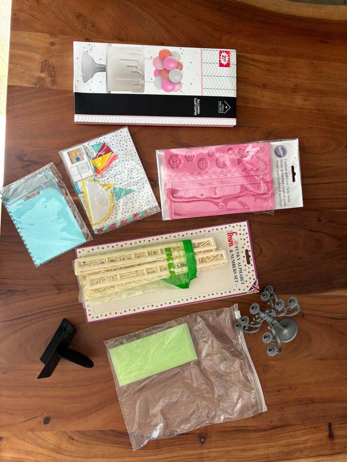 Diverse decoraties voor taarten en cupcakes, Hobby en Vrije tijd, Taarten en Cupcakes maken, Ophalen of Verzenden, Zo goed als nieuw