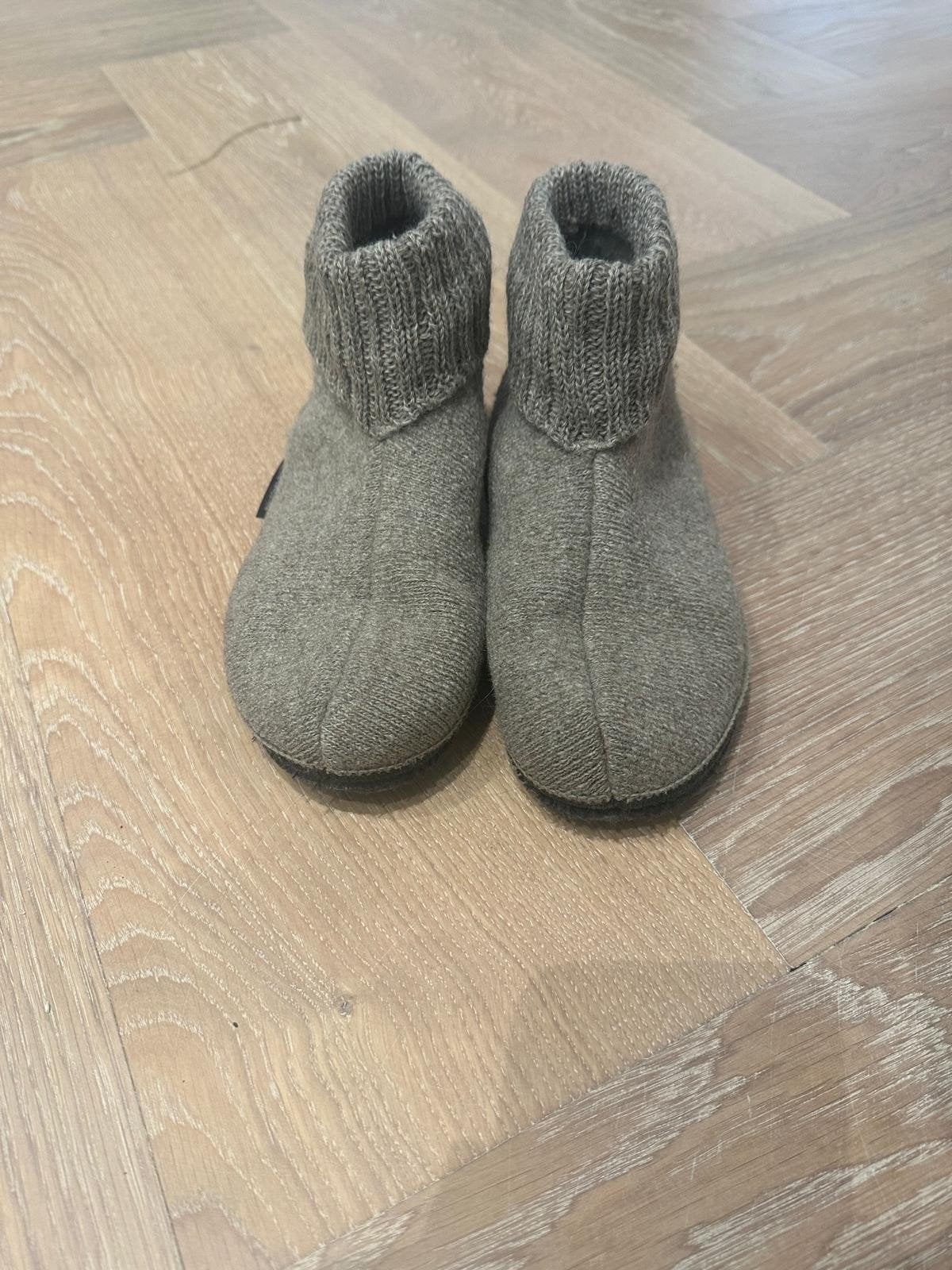 Bergstein slofjes maat 35, Kinderen en Baby's, Ophalen, Slofjes, Gebruikt, Jongetje of Meisje