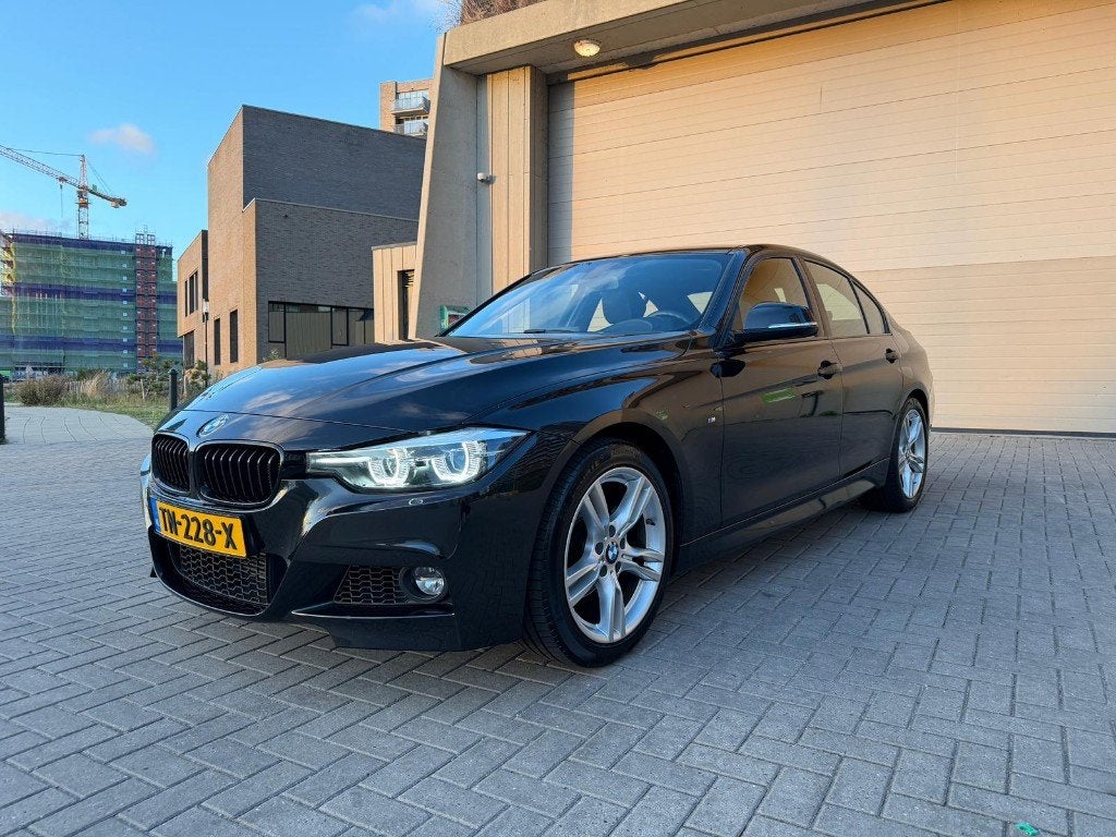 BMW 3-Serie 318i | volledig Dealeronderh | M- Sportpakket, Dealer onderhouden, Zwart, Particulier, Sedan